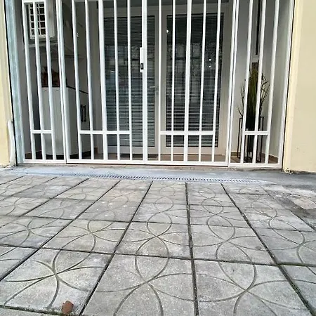 Kosta's * Tirana
